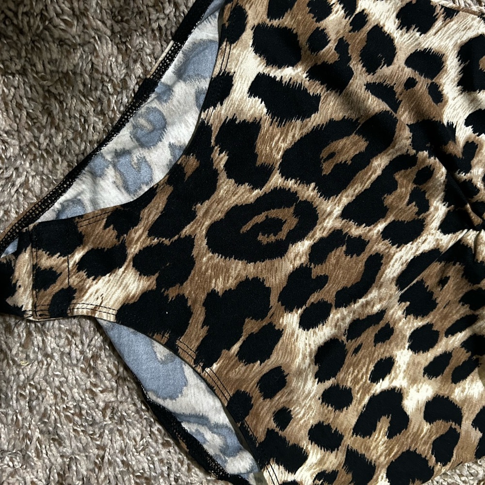 Leopard bodysuit - Picture 2 of 3